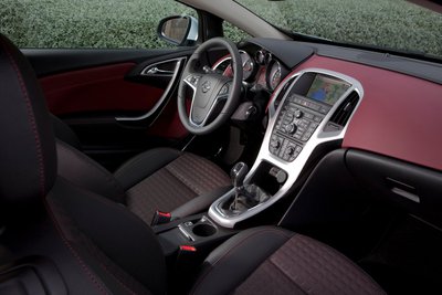 Configuratore nuova Opel Astra GTC e listino prezzi 2016