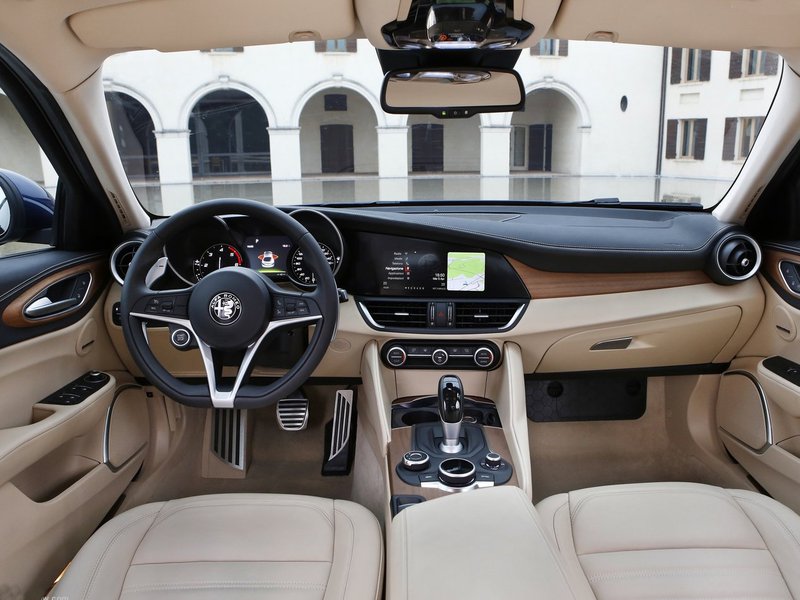 Alfa Romeo Giulia Alfa Romeo Giulia